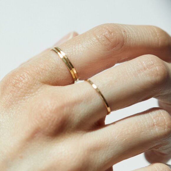 Catbird Classic Hammered Gold Ring, size 9 - Picture 7 of 10